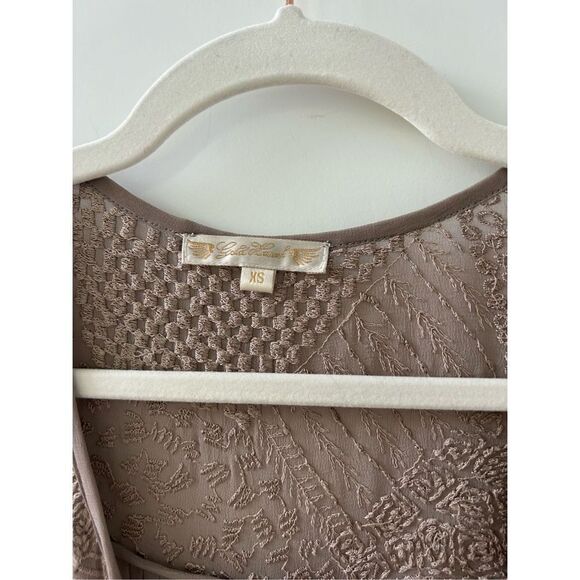 Gold Hawk Tassel Front Long Sleeve Peasant Blouse Womens Tan Size XS - Picture 6 of 8